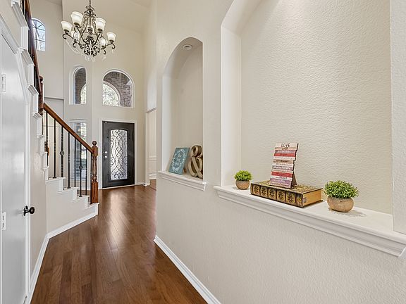 5th image of 4513 Dartford Ct