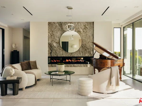 2162 Westridge Rd, Los Angeles, CA 90049