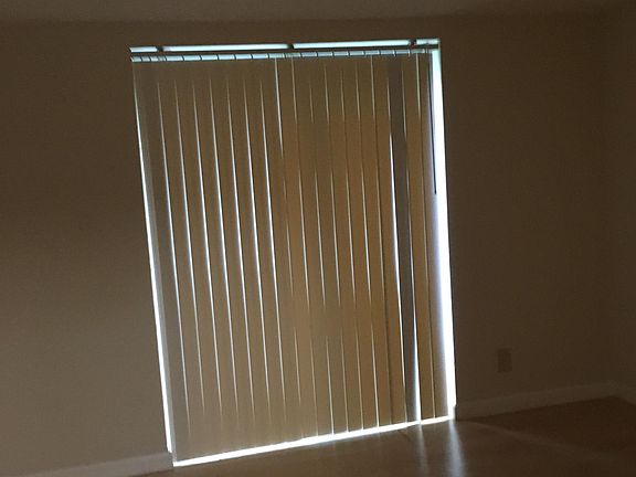 4th image of 100 NE 45th Ct