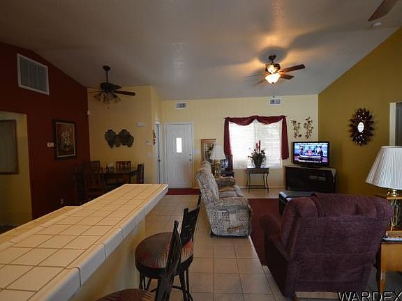 3rd image of 4457 S Heather Ave