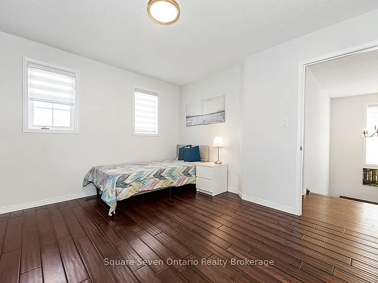 635 Commonwealth Cres — Photo 19
