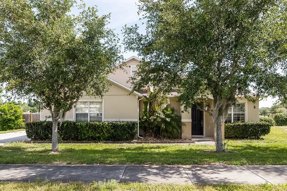 4 bed, 2.0 bath, 2365 sqft, $2,755 — Photo 1