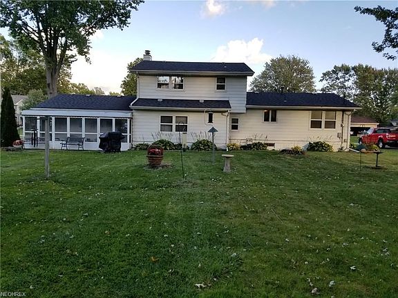 3rd image of 710 N Woodhill Dr
