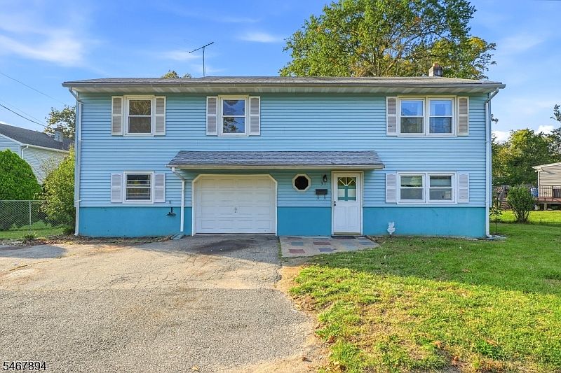 1st image of 31 Beachwood Rd