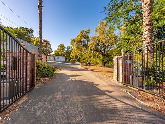 4th image of 641 W La Loma Ave