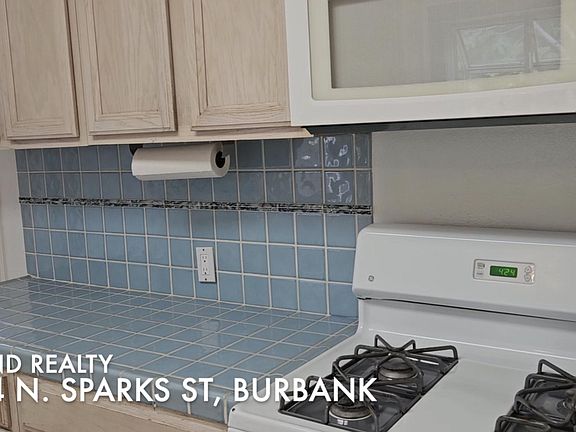 3rd image of 804 N Sparks St