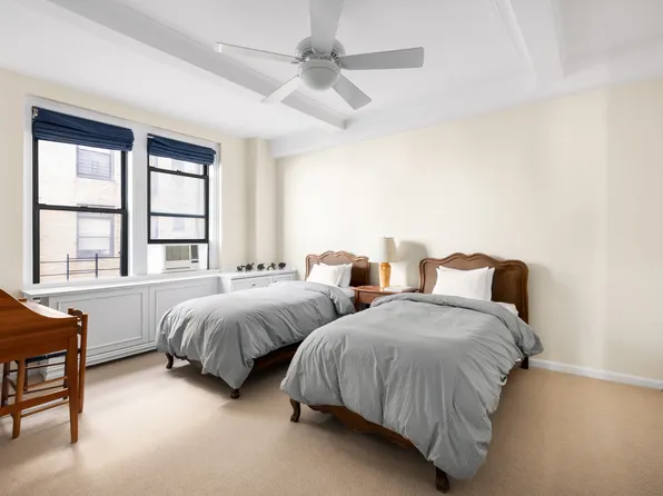 33 Riverside Drive image 13 of 18