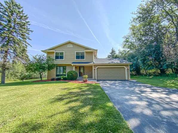 W274N1892 Oak Spring COURT, Pewaukee, WI 53072