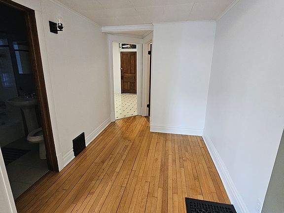3rd image of 2340 W Shakespeare Ave APT 1