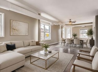2000 W Roscoe St #2F, Chicago, IL 60618