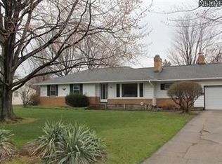 975 Ford Rd, Highland Heights, OH 44143