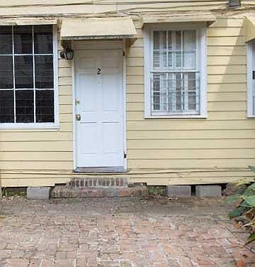 2nd image of 914 Dante St APT 2