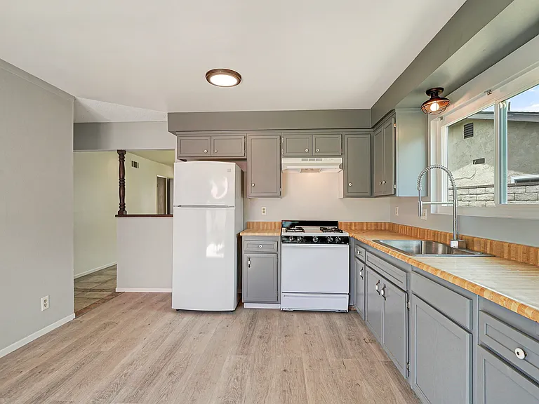 626 Manzanita Dr — Photo 9