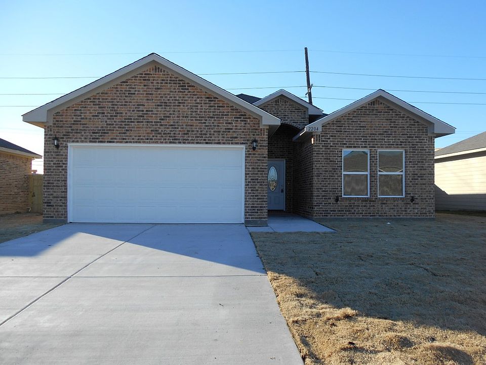 1st image of 2204 Oliver Cir