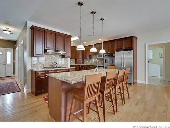 3rd image of 230 Westfort Dr