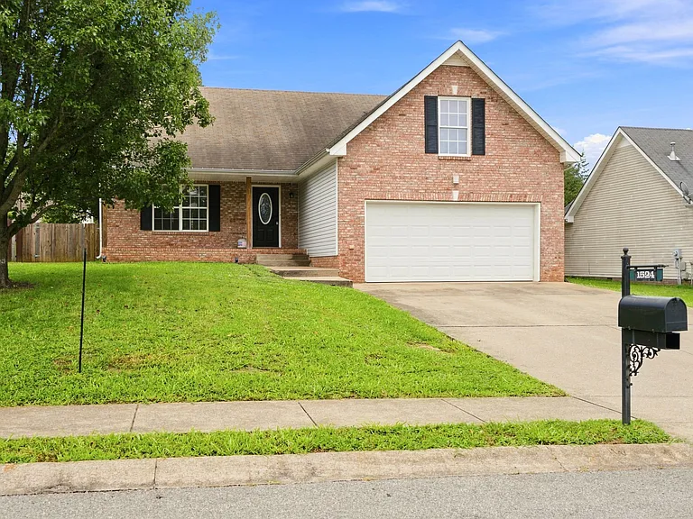 1524 Cedar Springs Cir — Photo 2