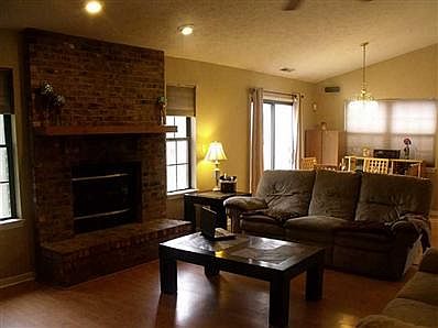 3rd image of 12431 Cobblestone South Dr
