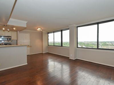 3525 Sage Rd APT 1410, Houston, TX, 77056