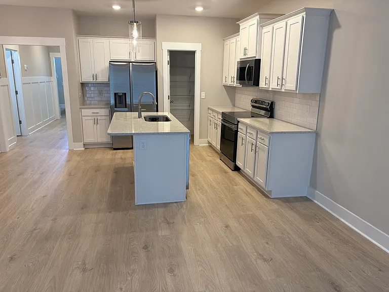 1411 Vanner Ct — Photo 9