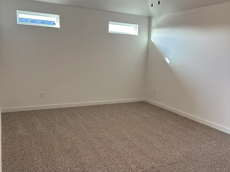 1051 Thornwood Pl — Photo 18