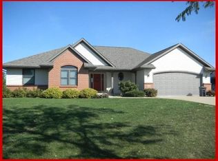1110 Fairway Ct, Lake Mills, WI 53551
