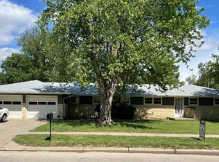 305 N High St, Clyde, KS 66938
