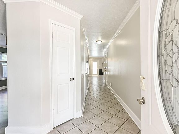 4th image of 2134 Westminister St