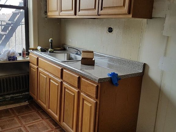 4th image of 4308 41st St APT 5H