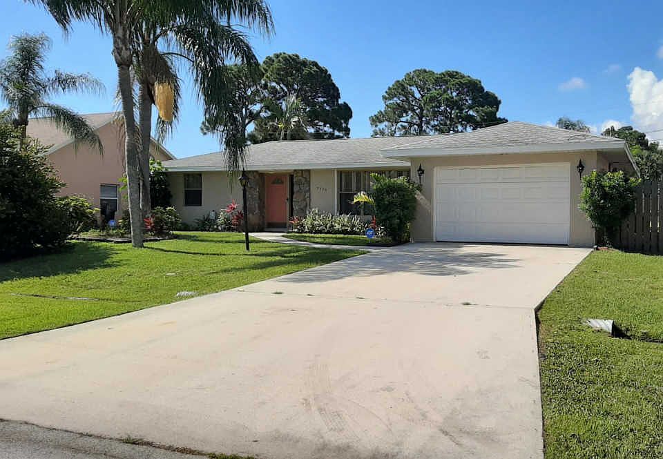 1st image of 2720 SE Bishop Ave