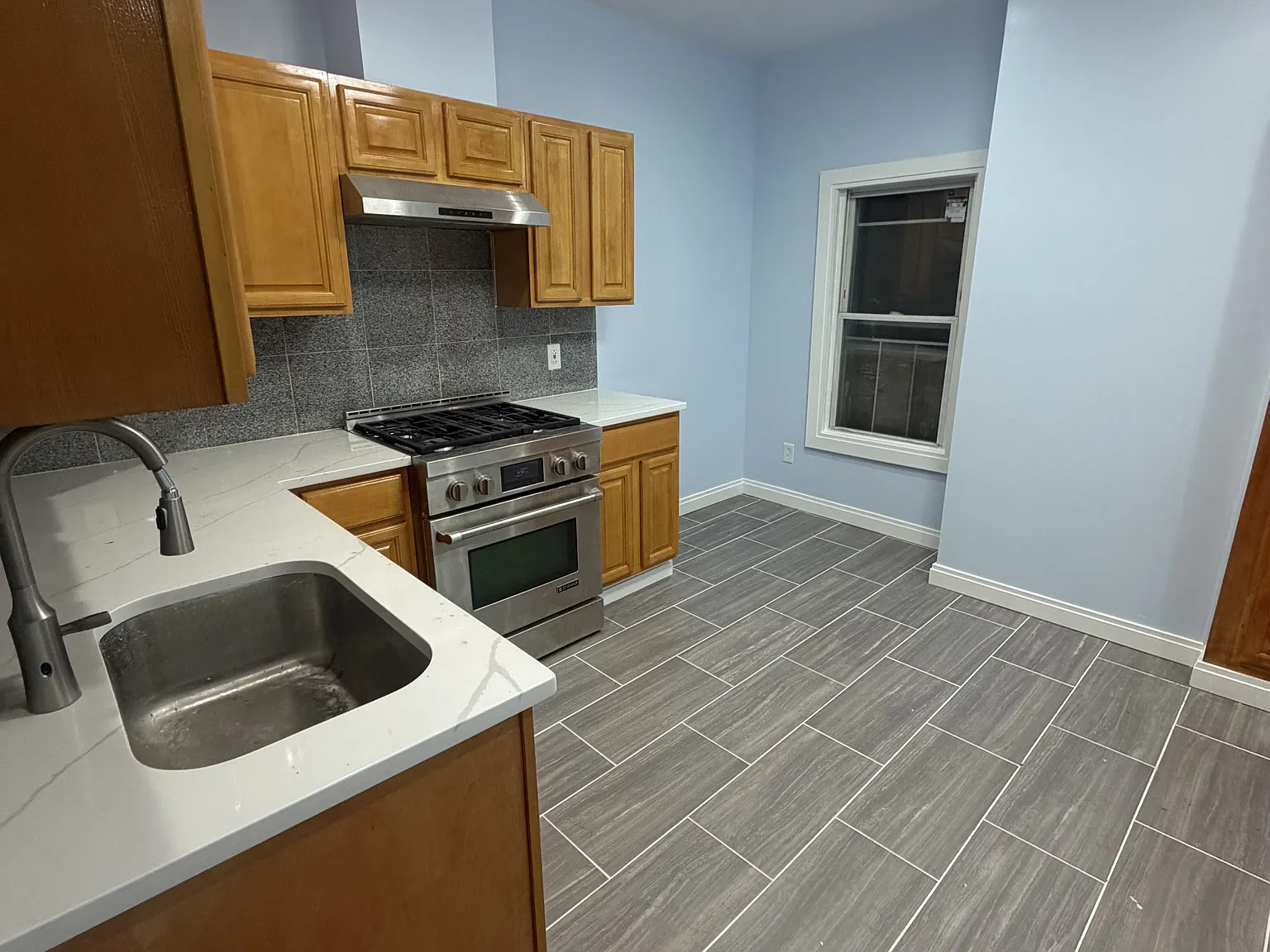 3 bed, $3,550 — Photo 3