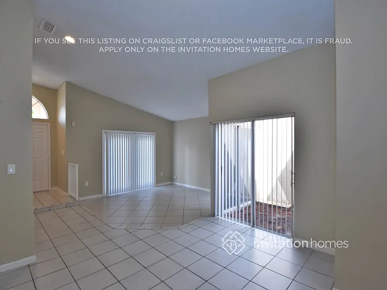 15308 SW 53rd St — Photo 2
