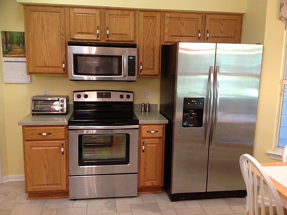 2nd image of 34 Fox Run Cir