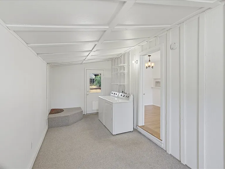 1020 Heap Ave — Photo 7