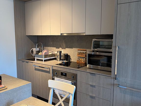 3rd image of 6 Greenbriar Rd #514