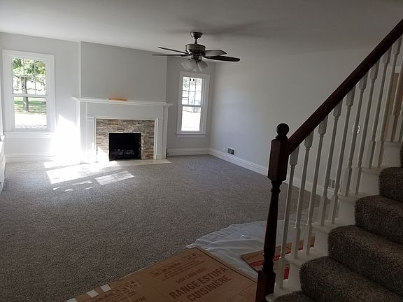 2nd image of 200 E Washington St