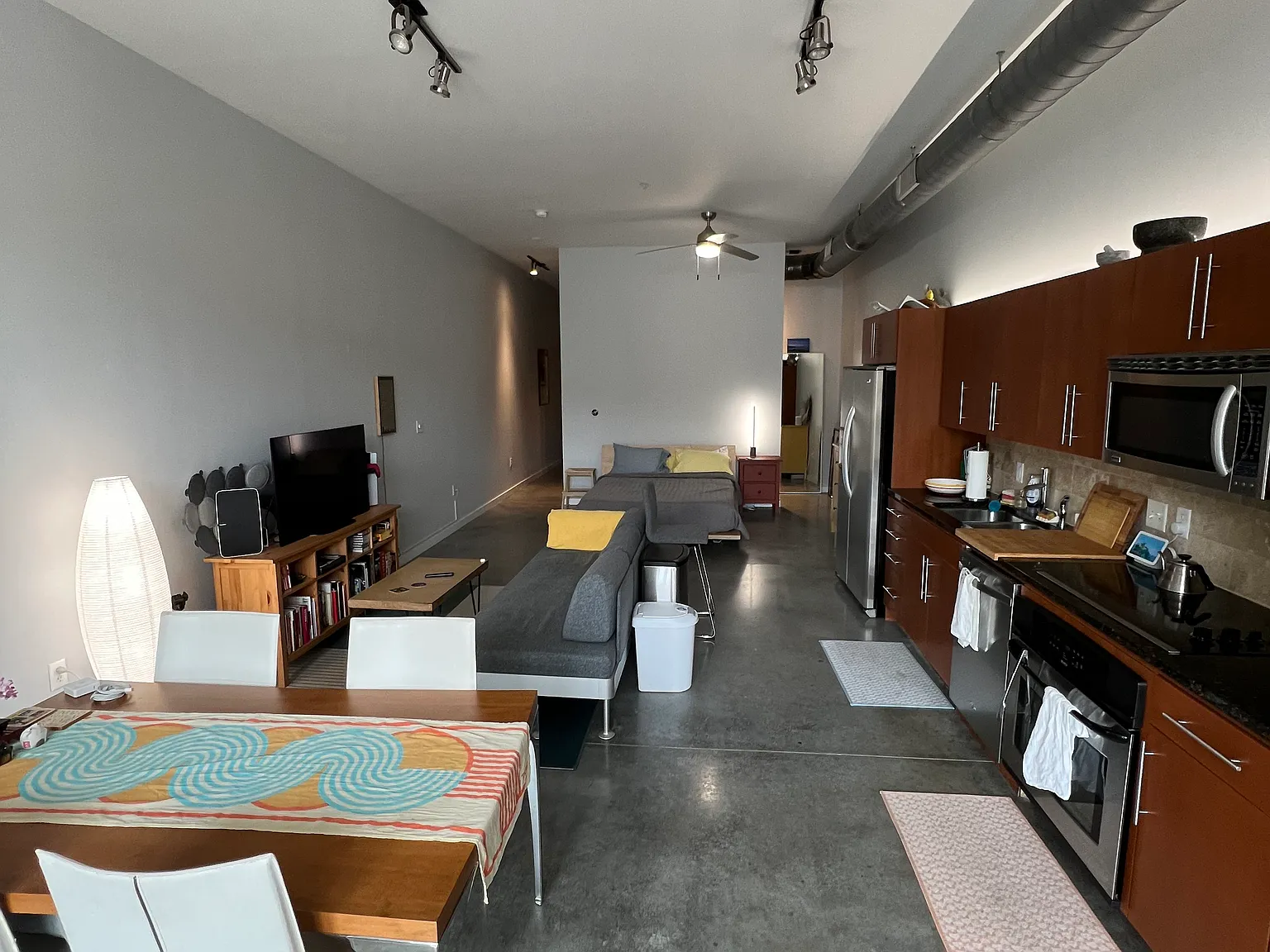 2124 E 6th St — Photo 3