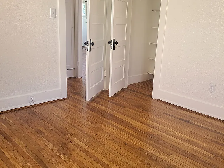 1618 Meade Ave — Photo 5