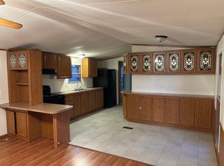 300 Crique Side Dr Trailer 40, Morehead, KY 40351