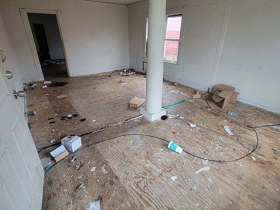 4th image of 1200 BARNEY AVE