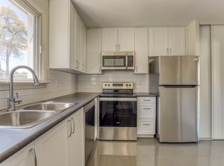 321 Yonge St #347-15, Kingston, ON K7M1G2