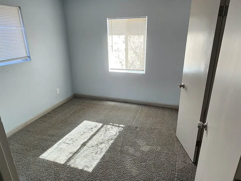 3533 SW 22nd St — Photo 8