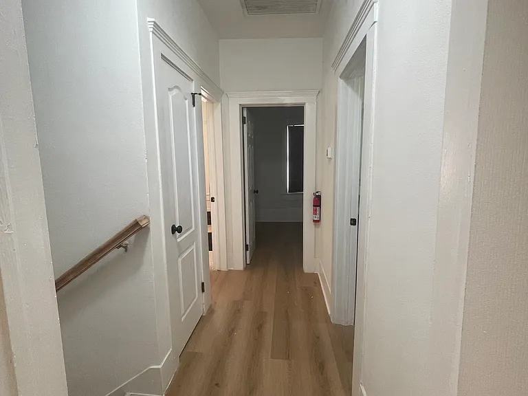 638 W Main St — Photo 18
