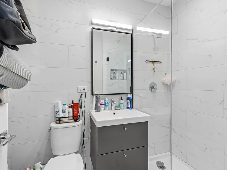 1421 N Dearborn St — Photo 114