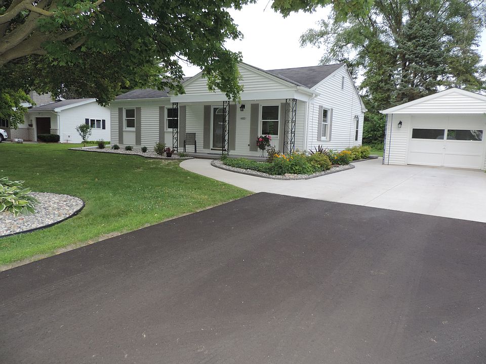 1st image of 485 Fairoaks Dr