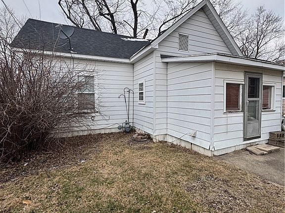 4th image of 715 E Jefferson Ave