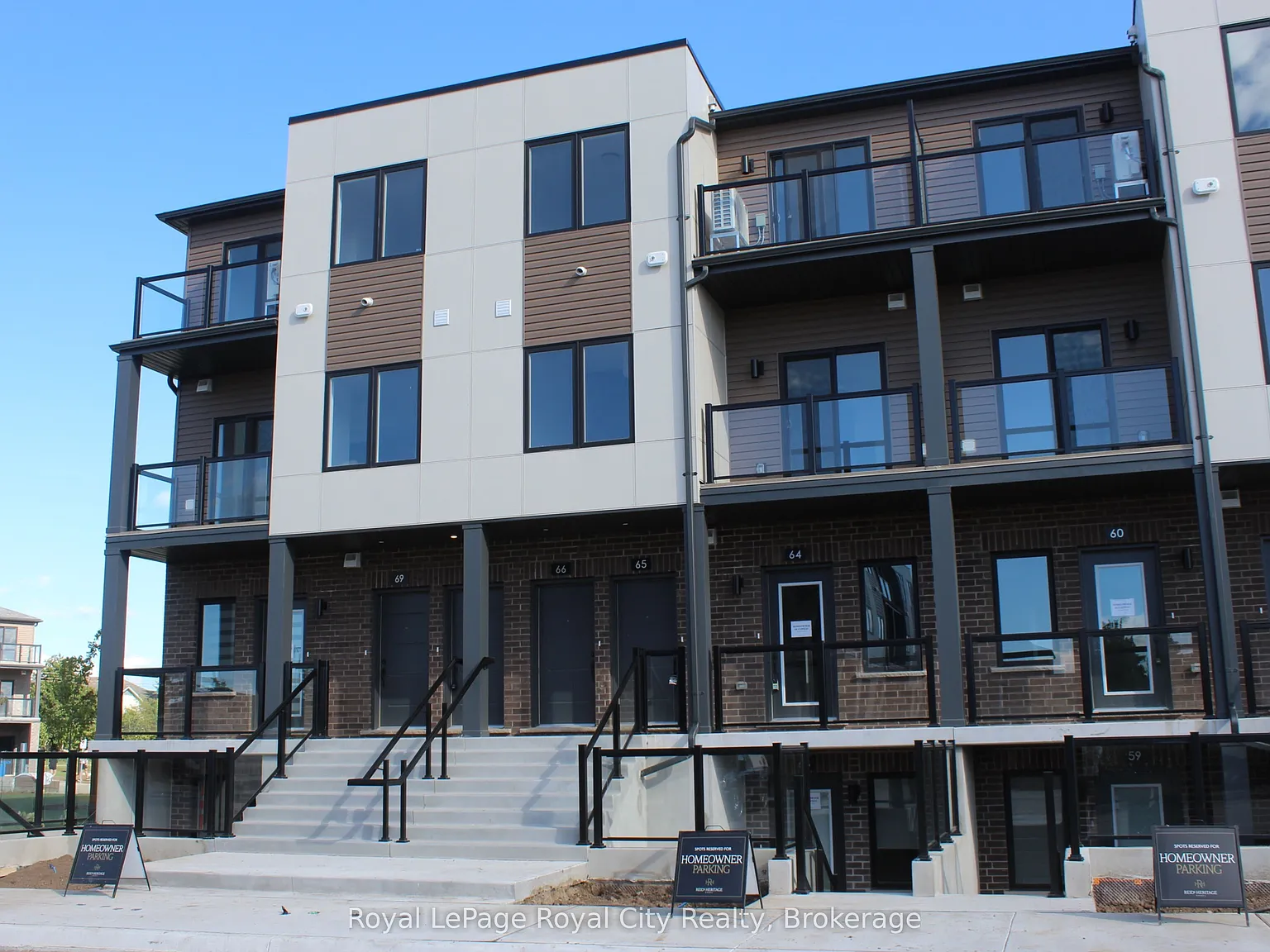 2 bed, $2,560 — Photo 1
