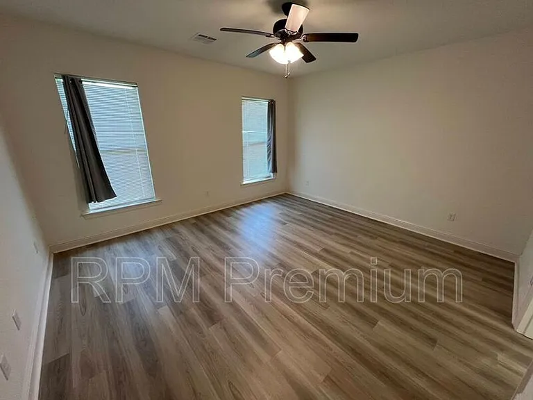 7108 Kenilworth Crossing Ave — Photo 13