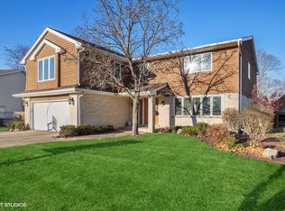 1329 N Lama Ln, Mount Prospect, IL 60056