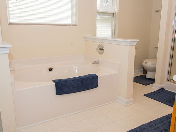 3rd image of 520 Goodloe Dr