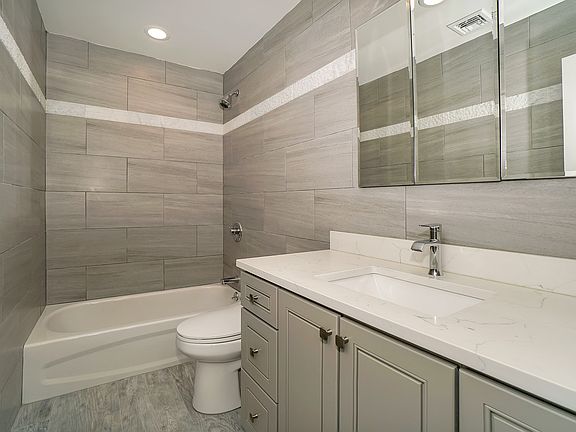 4th image of 30 Park Lane Pl